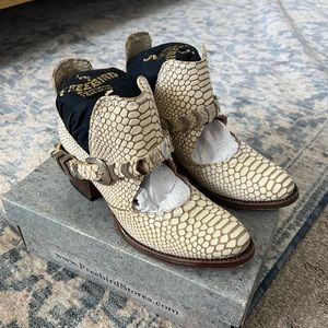 FreeBird Blade booties